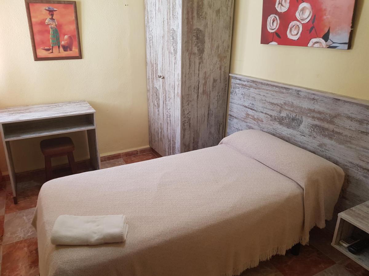 Hostal Virgen Del Rocío Ronda Exterior foto