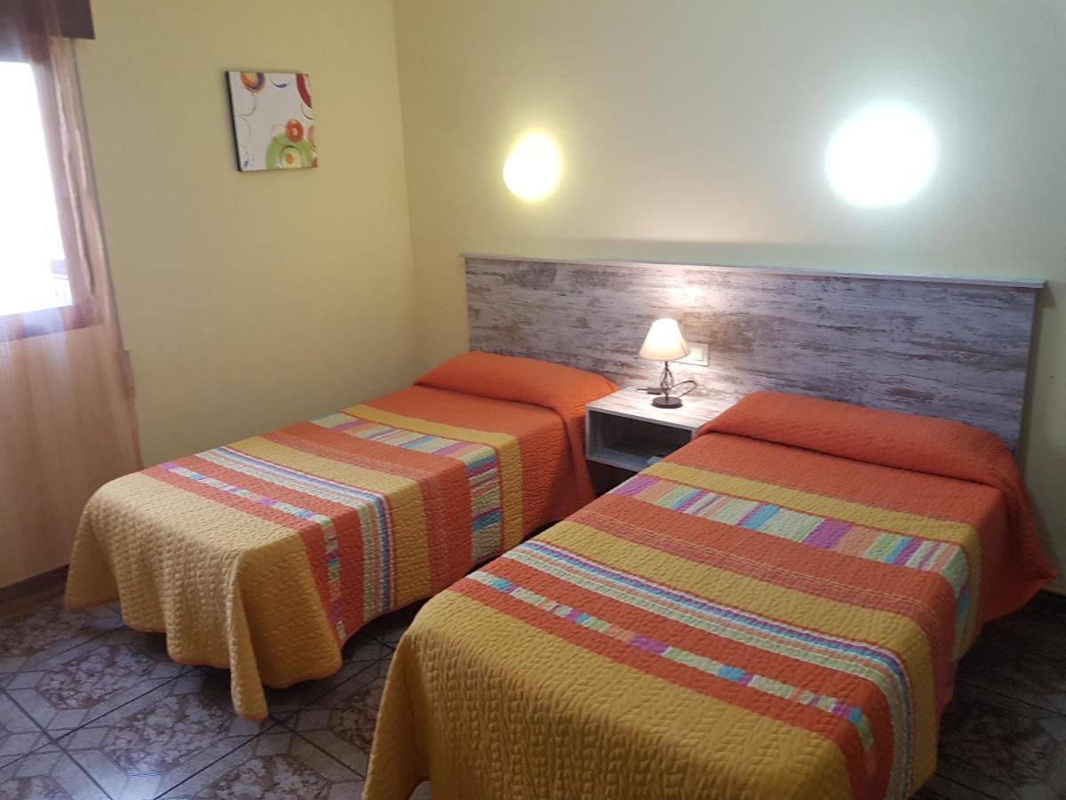 Hostal Virgen Del Rocío Ronda Exterior foto
