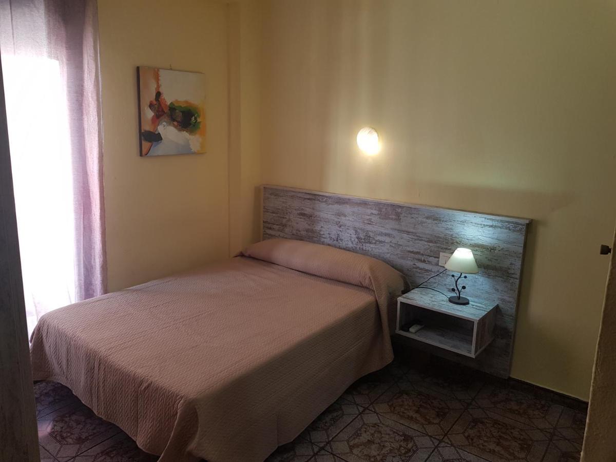 Hostal Virgen Del Rocío Ronda Exterior foto